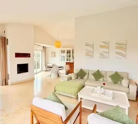 4 Bedroom Panoramic Sea Views Tropez *