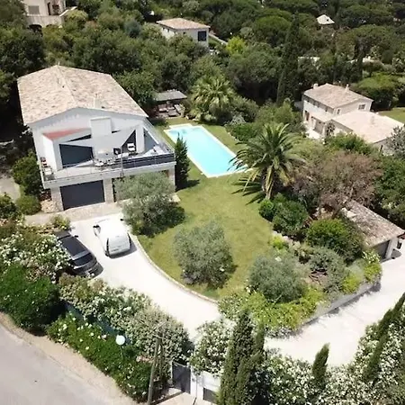 度假居 4 Bedroom Panoramic Sea Views Tropez