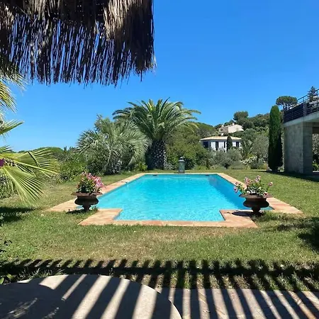 4 Bedroom Panoramic Sea Views Tropez 度假居 *