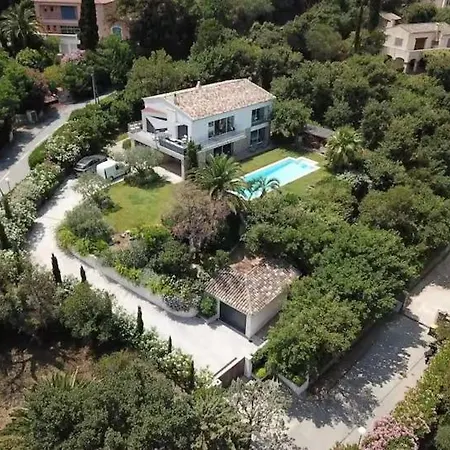 Дом отдыха 4 Bedroom Panoramic Sea Views Tropez Сен-Тропе