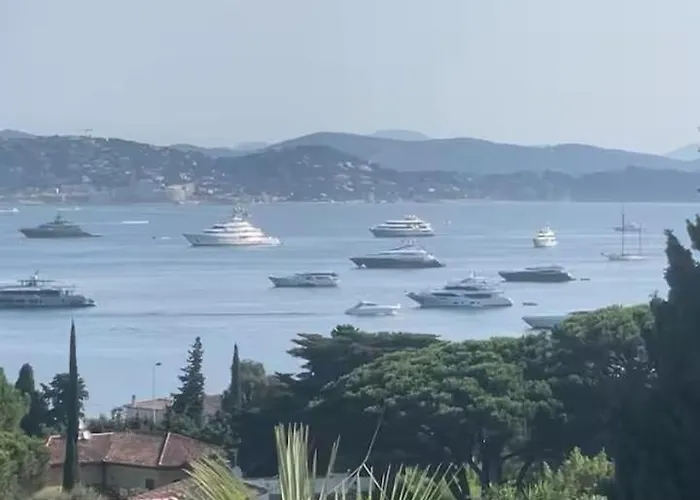 4 Bedroom Panoramic Sea Views Tropez Holiday home *