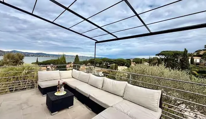 4 Bedroom Panoramic Sea Views Tropez Holiday home *