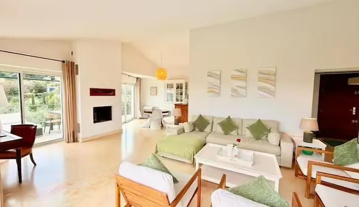 4 Bedroom Panoramic Sea Views Tropez *