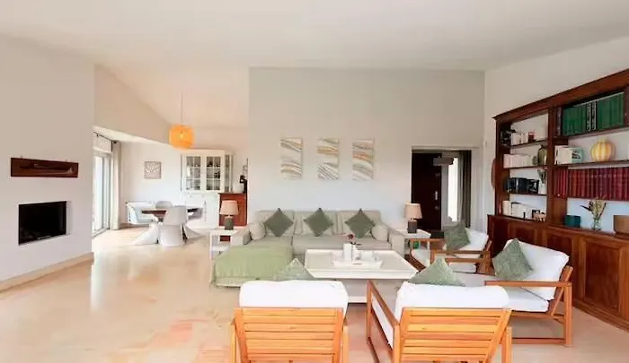 4 Bedroom Panoramic Sea Views Tropez Holiday home *